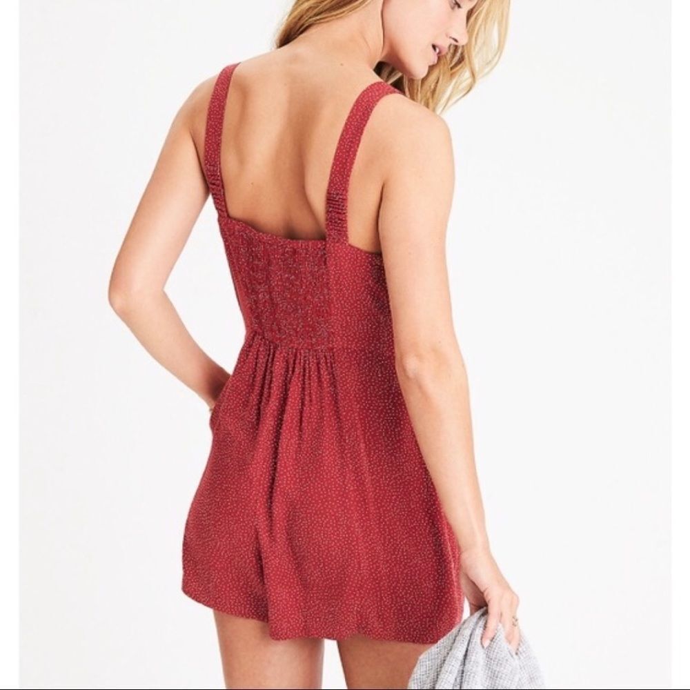 AMERICAN EAGLE Lace Up Romper Dotted